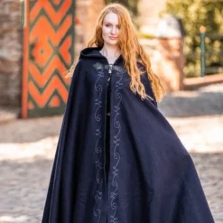 Leonardo Carbone Broderet Kåbe Damia Med Fibula, Blå