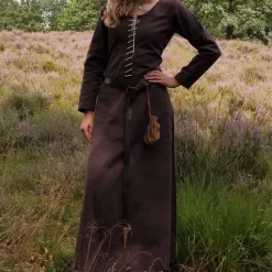 Cotehardie Christina, Brun