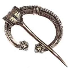 Hestesko Fibula Klintegarda, Forsølvede