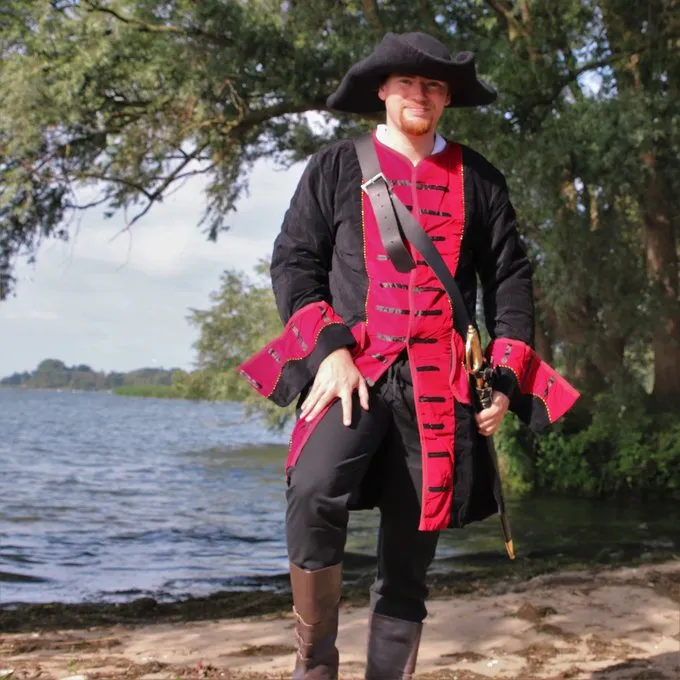 Leonardo Carbone Piratfrakke Fløjl, Sort-rød