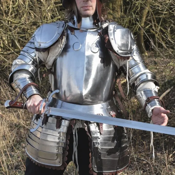 Deepeeka Ridderrustning 16. århundrede